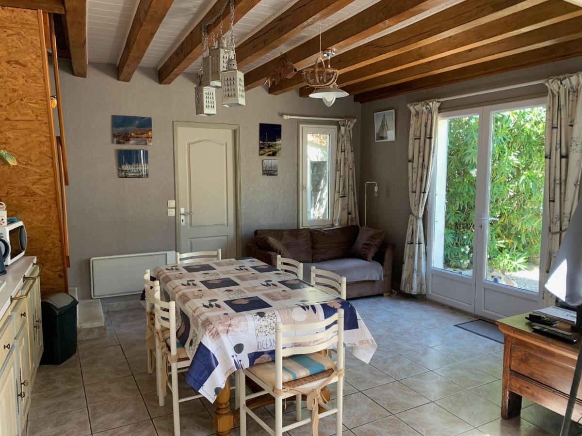 Maison De Pays Au Centre Du Village Сен-Мартен-де-Ре Екстер'єр фото